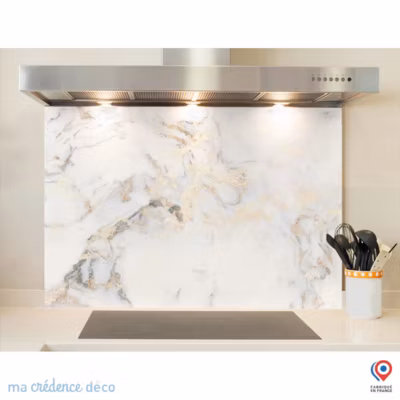 Crédence cuisine fond de hotte Marbre blanc doré – Verre trempé – L 70 cm x H 60 cm – MaCrédenceDéco