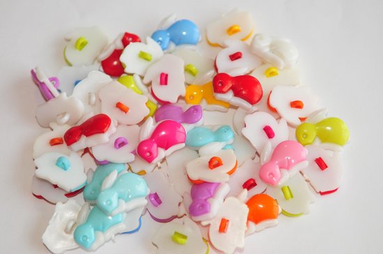 Boutons drôles en forme de lapin. 20×15 mm. Mélanger le sac de 25 pièces.
