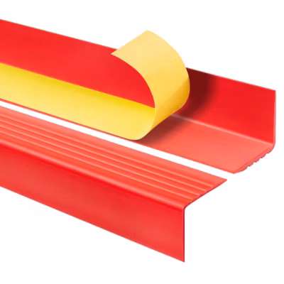 Nez de marche PVC 50×50 mm QUEST, profil antidérapant – 200 cm, rouge