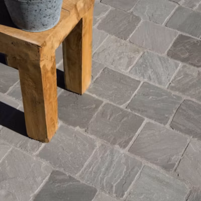 Pavé Grès Kandla Gris 14x14x2-2,5 cm (vendu au m² – 42 pavés/m²) – RO&rsquo;MA NATURE