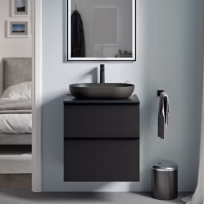 Meuble sous vasque suspendu MDF Noir mat, plan vasque Bleu nuit mat, poignée Chrome – 60x46x62cm – LAVOA