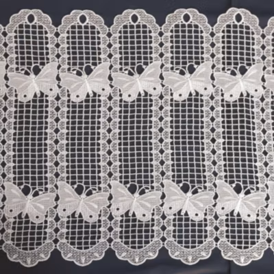 Brise bise papillons en macramé (30×60 cm – Ecru)