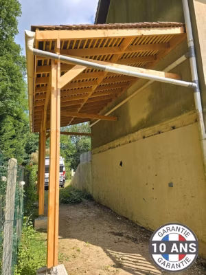 Carport adossé une pente 300cmx550cm, bois DOUGLAS Français (Charpente en bois-auvent-abri voiture) 17 m². Garantie 10 ans