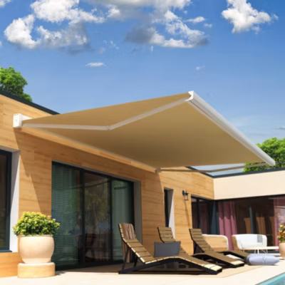 Store banne coffre intégral SOA 3,00×2,50 M (Manuel – Armature blanc – Toile écrue)